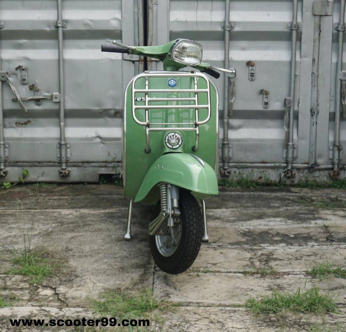 Vespa Super 150 Classic Green – rear view